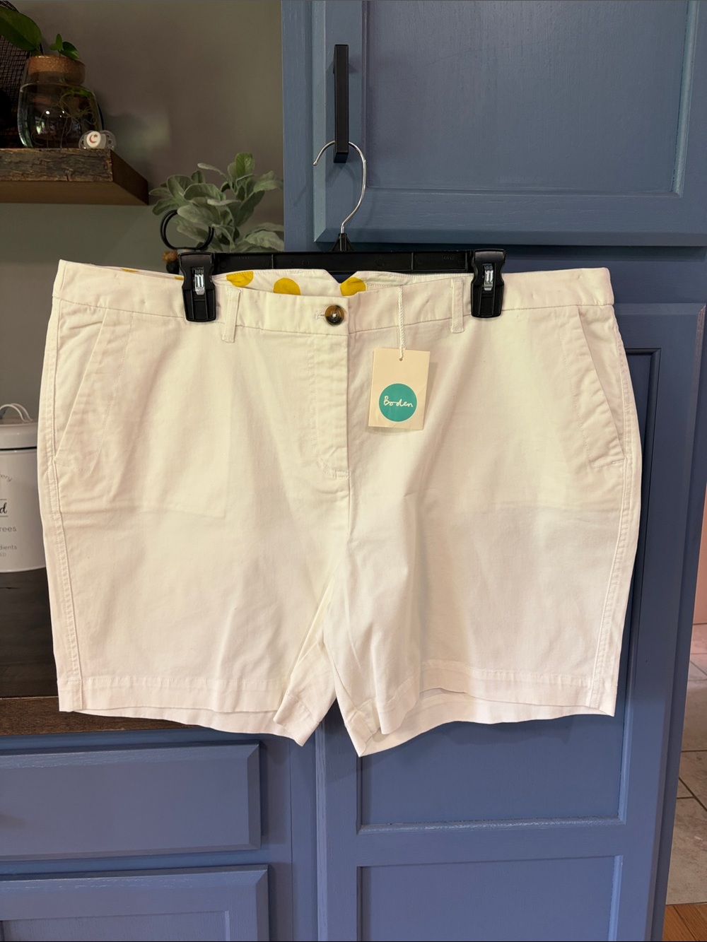 Boden White Mid-Rise Cotton Shorts